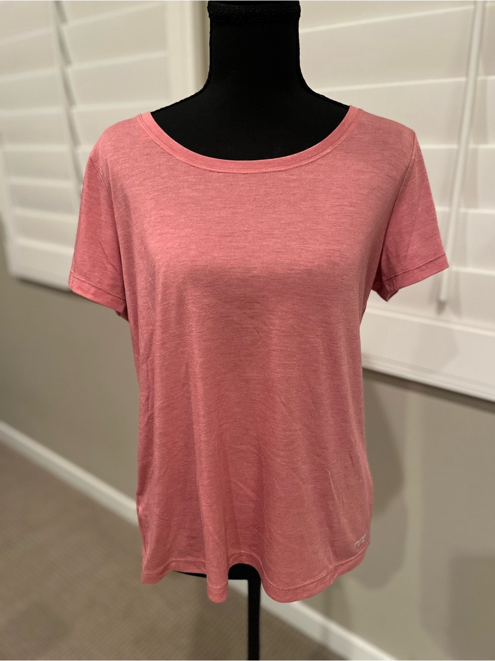 Lorna Jane Relaxed Short-Sleeve Crewneck Tee in Dusty Rose